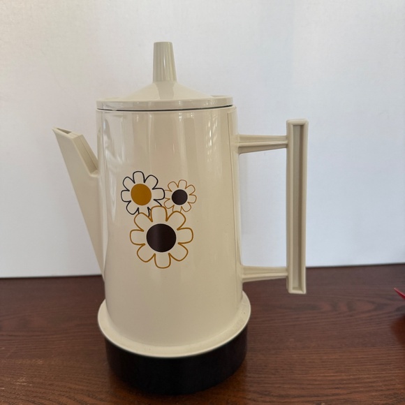 Vtg Daisy Floral Regal Poly Perk Coffee Maker 1980 4-8 cup NEW Unused USA Retro - Picture 1 of 13